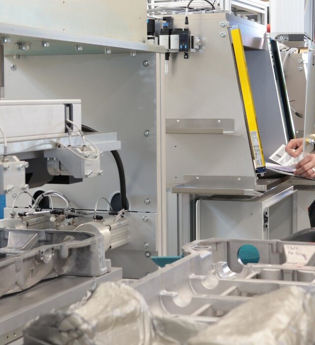 Pressure Decay vs. Hard Vacuum